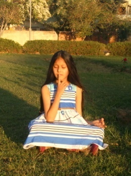 कभी खुद के साथ भी बैठिए (मौन)
